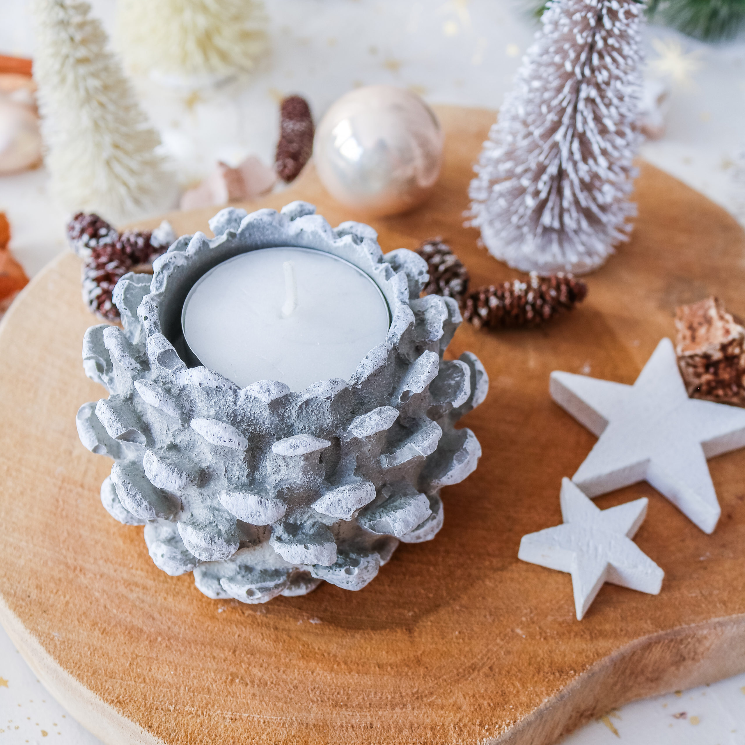 Teelichthalter Tannenzapfen aus Beton - Dekoration Weihnachten