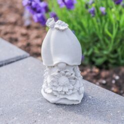 Kleiner Blumenwichtel aus Beton