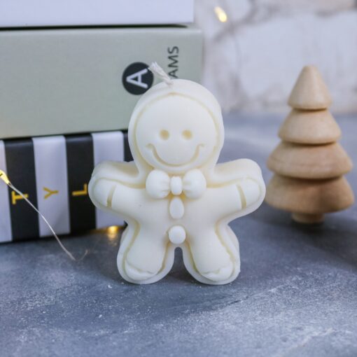 Handmade Kerze süßer Lebkuchenmann Rapswachs Geschenkidee Winter Weihnachten