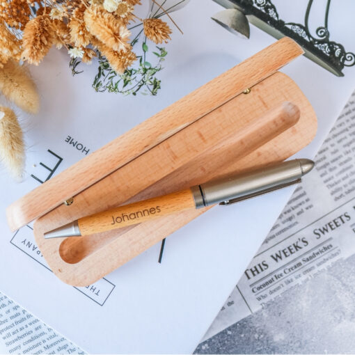 Kugelschreiber mit Etui & Gravur - personalisiert mit Name - Geschenk Papa Vatertag Abschied Schule – Bild 3