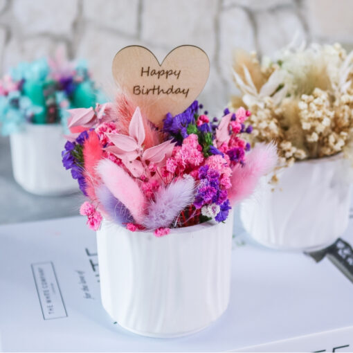 Vase aus Raysin - dekoriert mit Trockenblumen - Deko Hygge Geschenk Mitbringsel