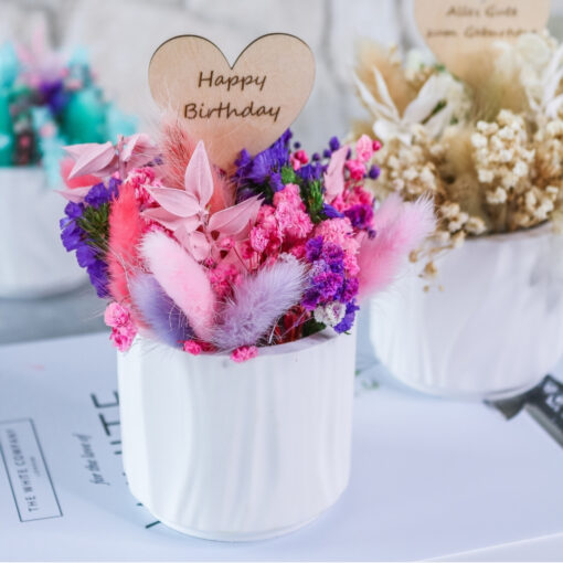 Vase aus Raysin - dekoriert mit Trockenblumen - Deko Hygge Geschenk Mitbringsel – Bild 3