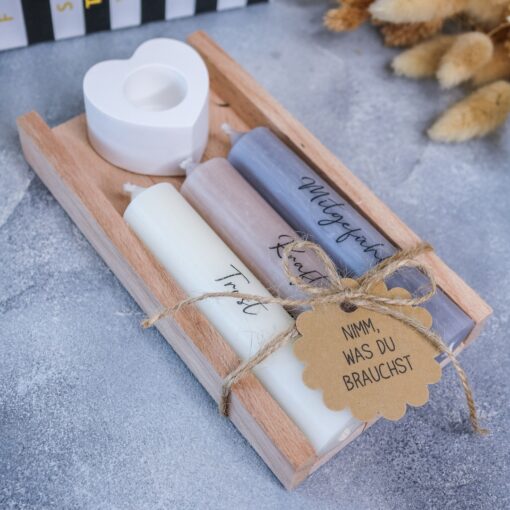Geschenkset Nimm was du brauchst mit Stabkerze & Kerzenständer aus Raysin - Variante Trauer – Bild 2