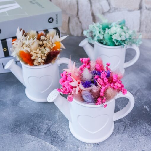 Giesskanne aus Raysin - dekoriert mit Trockenblumen - Deko Hygge Geschenk Mitbringsel – Bild 2