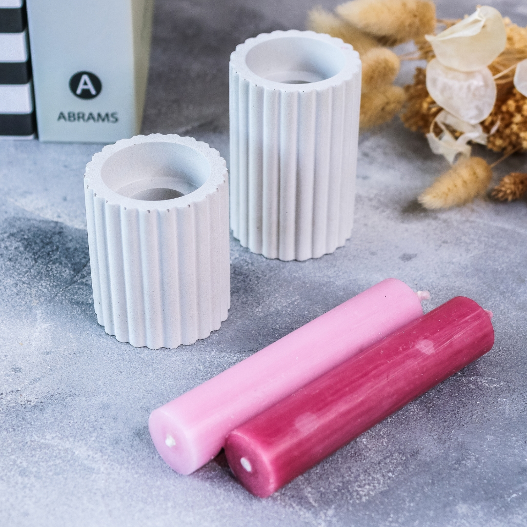 Kerzenständer gerillt aus Beton für Stabkerzen