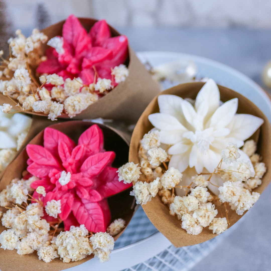 Blumenstrauss Weihnachtsstern Kerze Rapswachs - Geschenk Weihnachten Mitbringsel – Bild 2