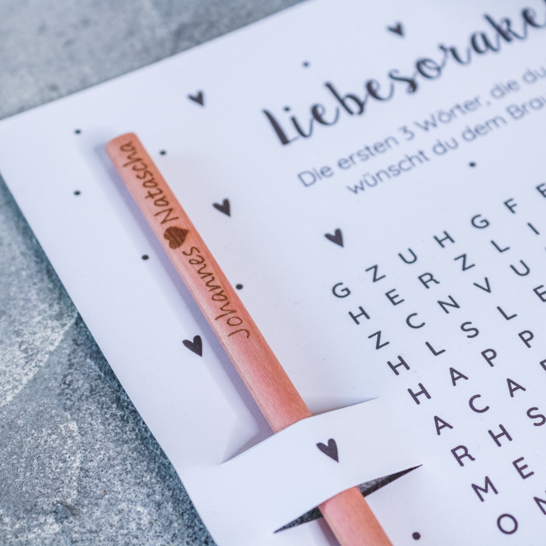 Liebesorakel Geschenkkarte mit Bleistift - personalisiert mit Name - Brautpaar Hochzeit Hochzeitsspiel Gastgeschenk – Bild 8