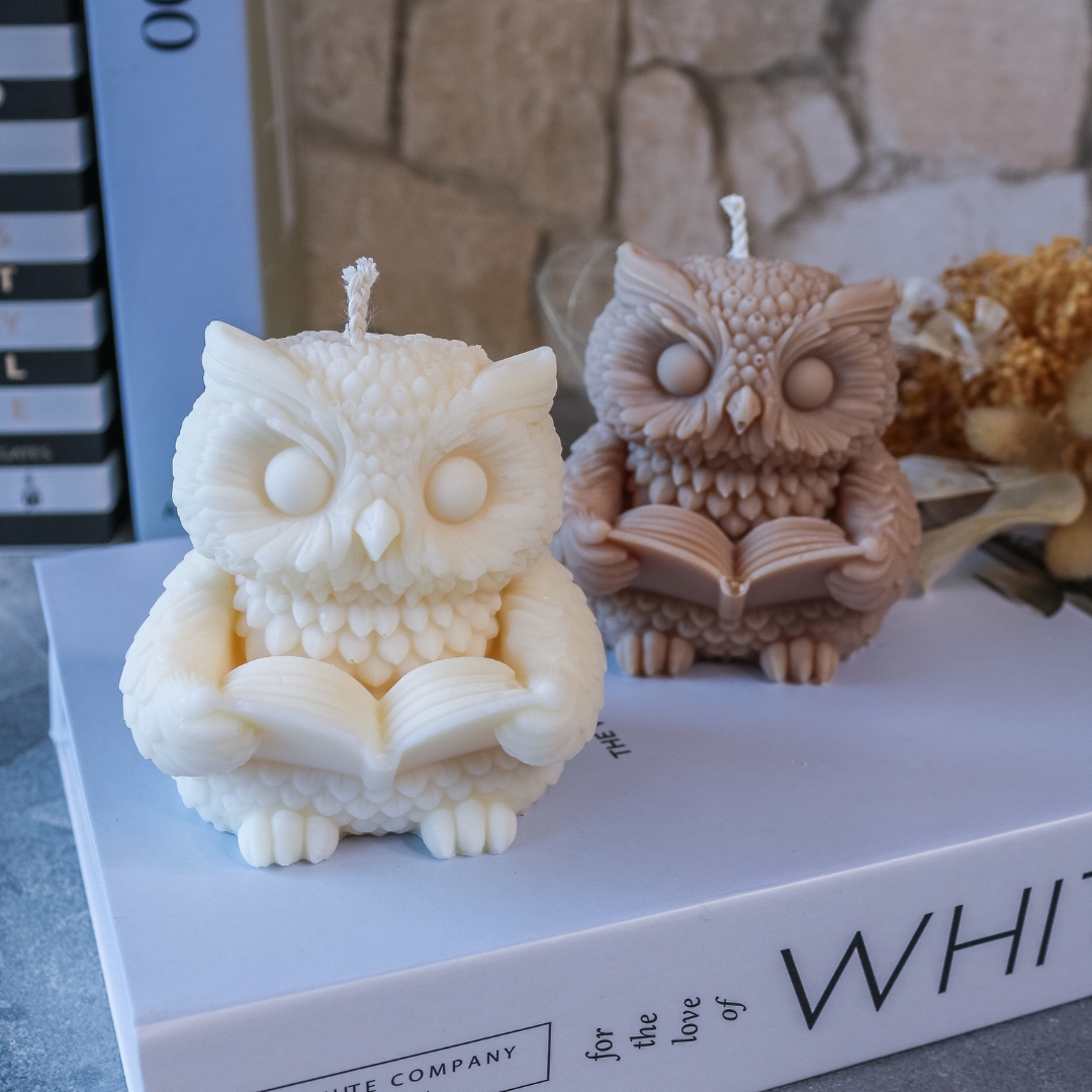 Eule mit Buch Kerze Herbst - handgemacht aus Rapswachs - Deko Halloween – Bild 4