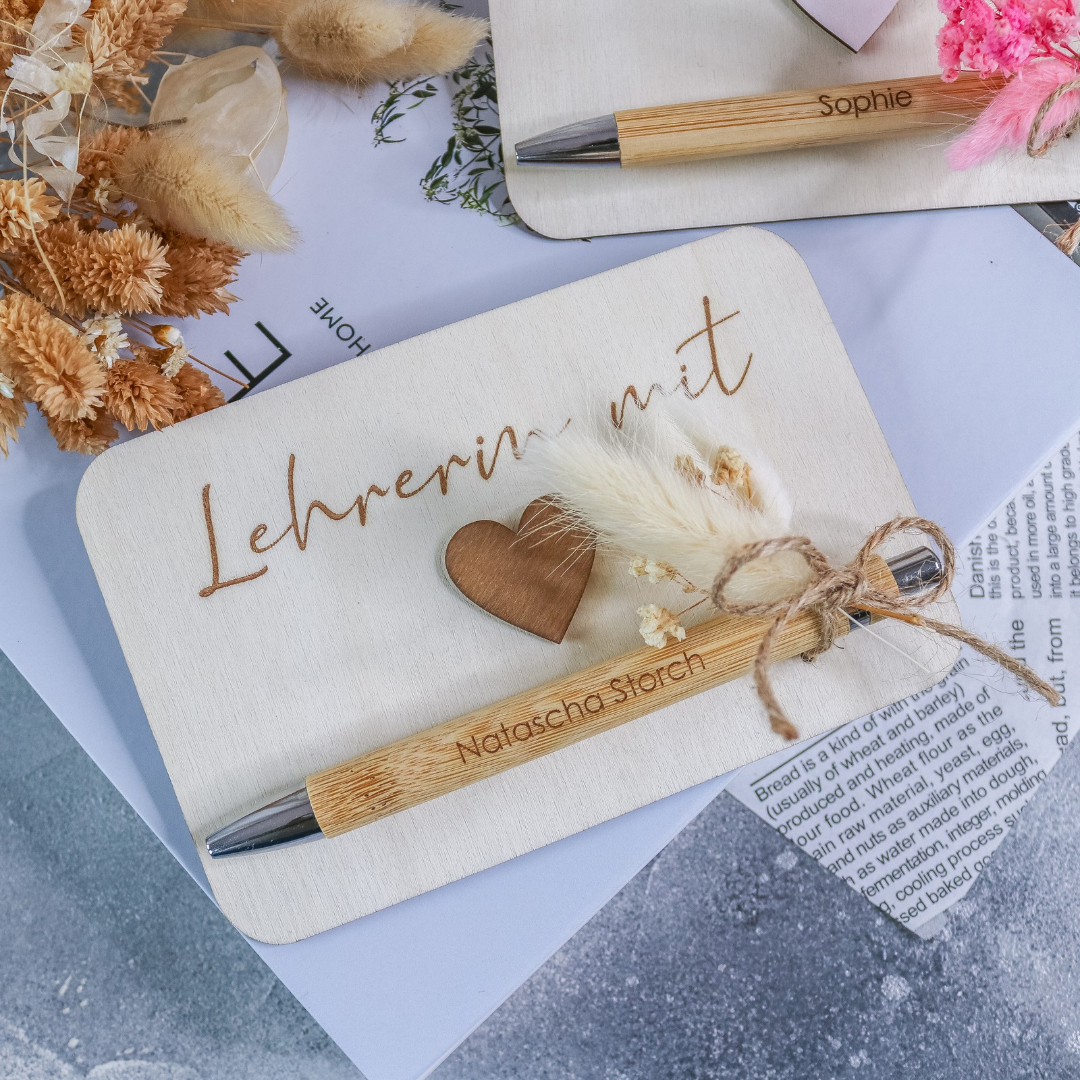 Kugelschreiber mit Geschenkkarte - personalisiert mit Name - Geschenk Lehrerin Erzieherin Abschied Schule Kindergarten – Bild 7