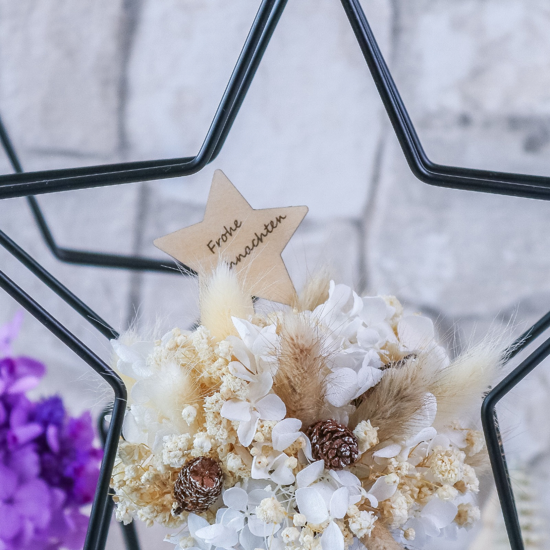 Stern aus Metall dekoriert mit Trockenblumen - Dekoration Winter Weihnachten – Bild 5