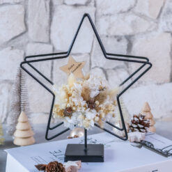 Stern aus Metall dekoriert mit Trockenblumen - Dekoration Winter Weihnachten – Bild 8