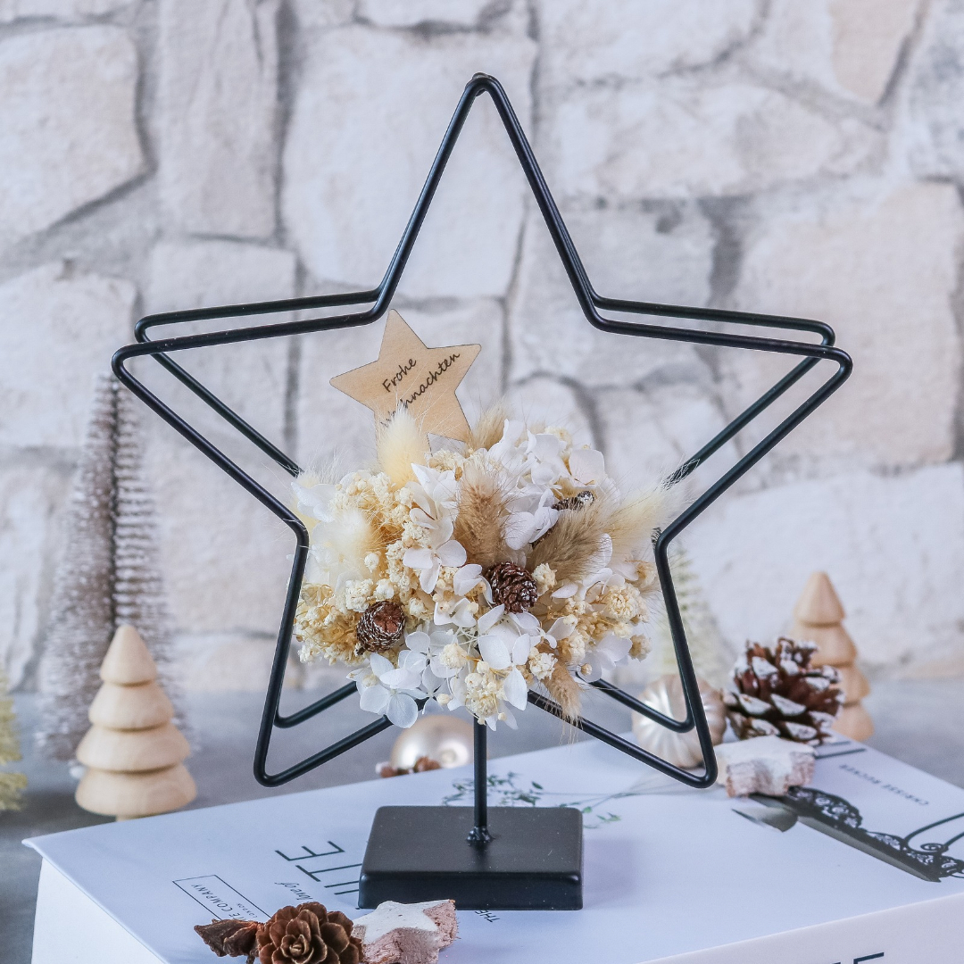 Stern aus Metall dekoriert mit Trockenblumen - Dekoration Winter Weihnachten – Bild 8