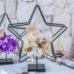 Stern aus Metall dekoriert mit Trockenblumen - Dekoration Winter Weihnachten