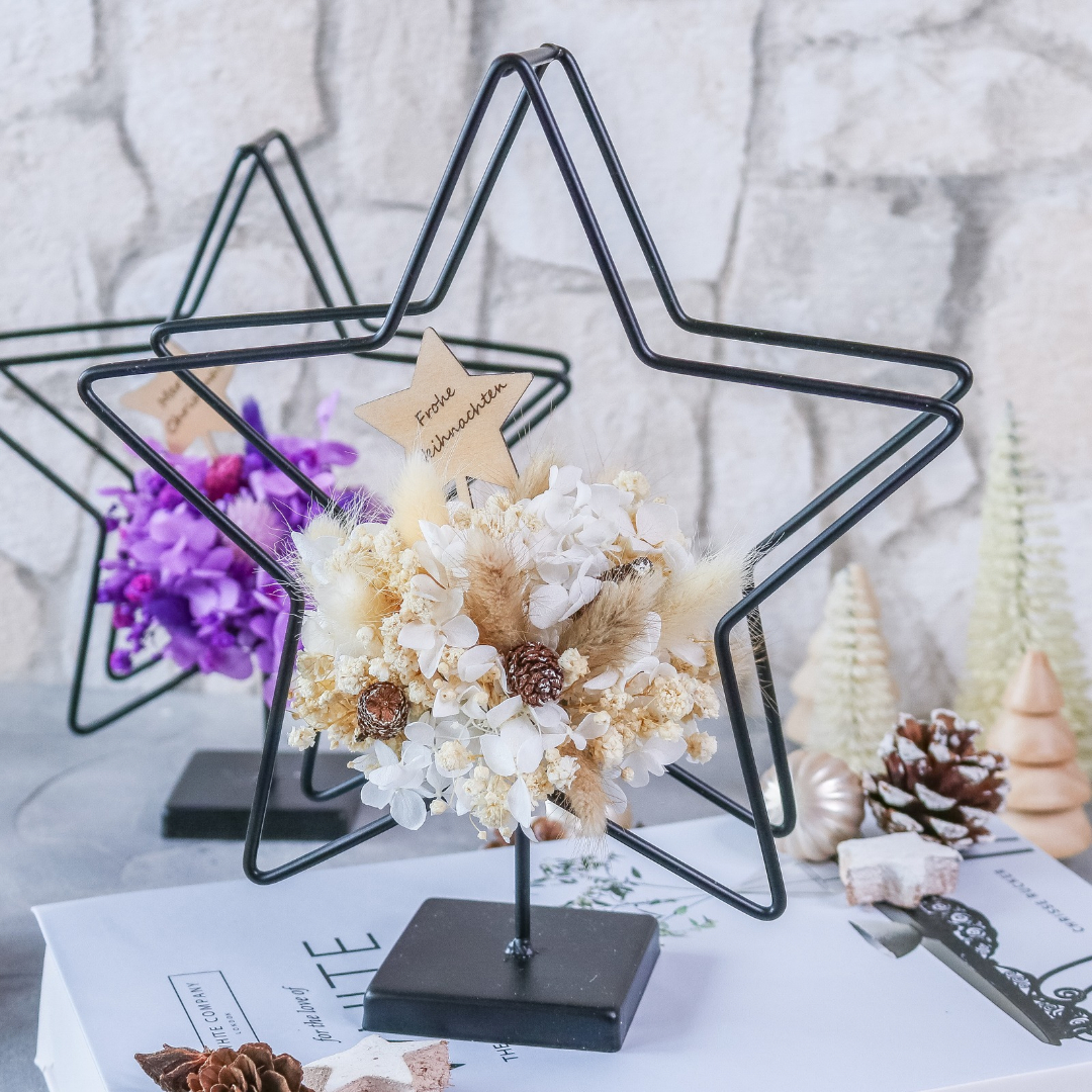 Stern aus Metall dekoriert mit Trockenblumen - Dekoration Winter Weihnachten – Bild 2